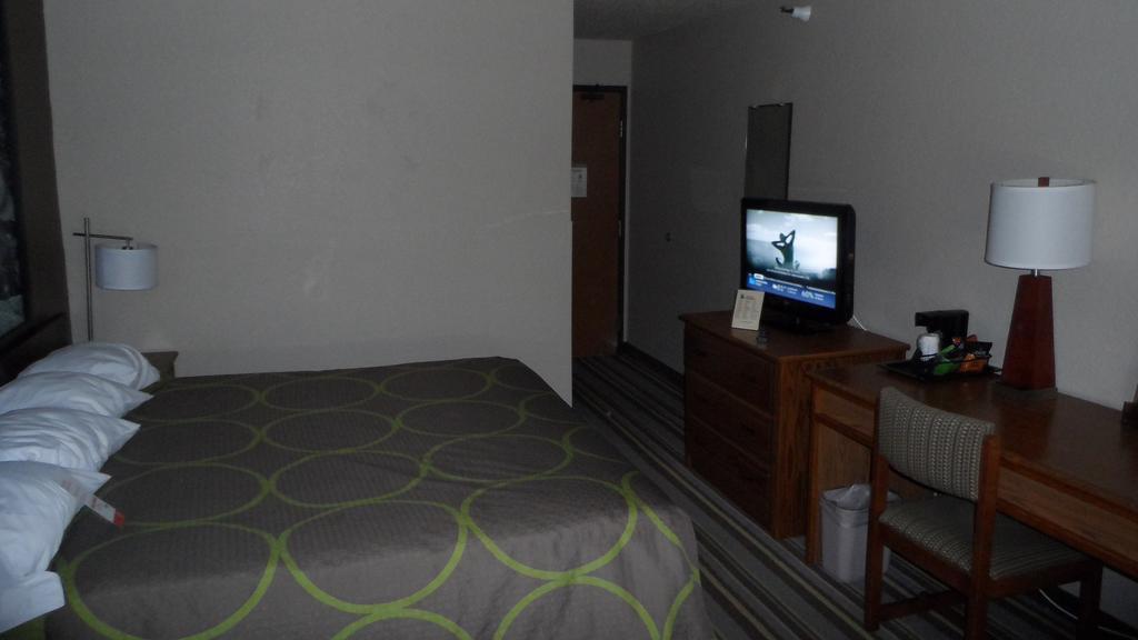 Super 8 By Wyndham Dunbar/Charleston Area Hotel Room photo